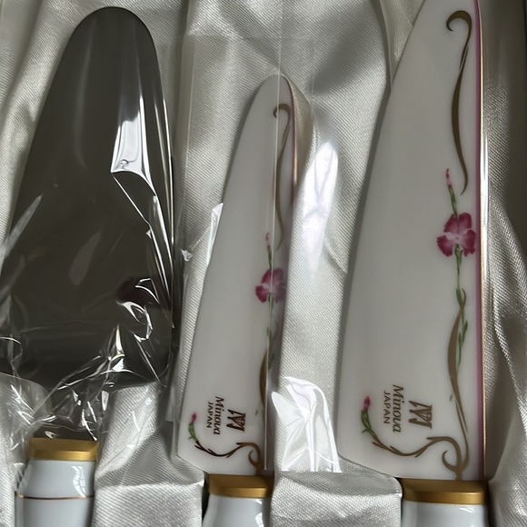 NWOT Minova Ceramic Jewelled Knives set - Picture 3 of 10